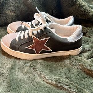 Steven New York Chic Green and White Star Sneakers